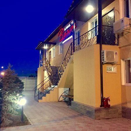 Voyazh Hotel Taraz Exterior foto